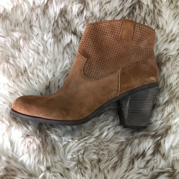 Vince Camuto Brown Suede Boots EUC - Picture 7 of 8